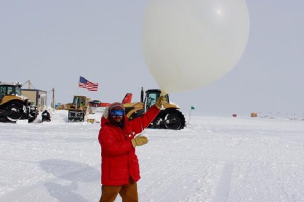 Antarctic_Weather_Balloon