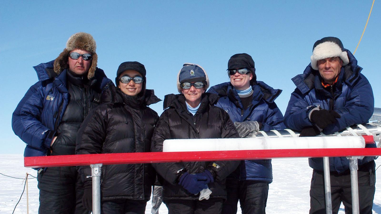 Field team in Greenland drilling ice cores